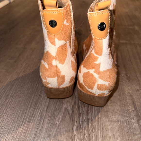 Nine West Cowhide Pattern Ankle Boots - Picture 4 of 4